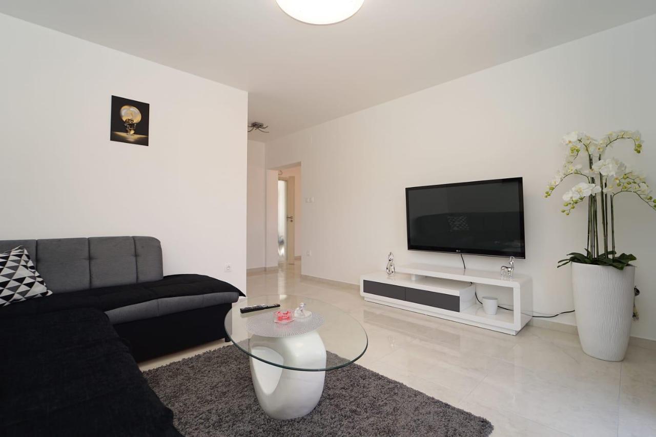 Apartman Tessa Vela Luka Eksteriør bilde